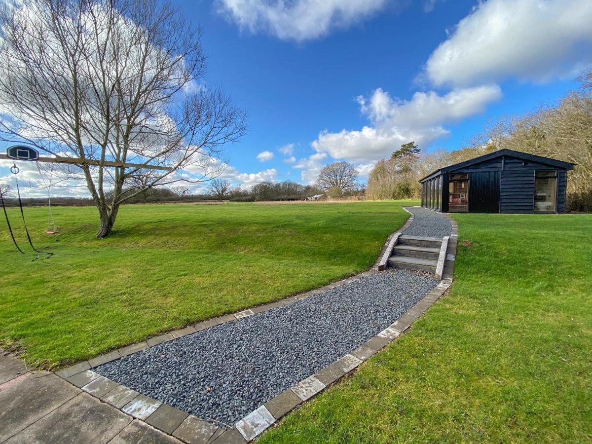 Villa The Tractor Shed Worcester Exterior foto